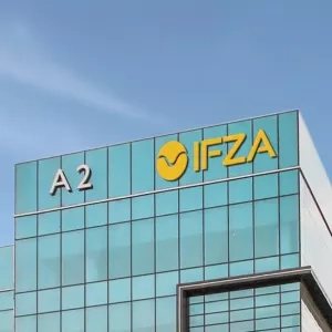 СЭЗ IFZA-Dubai продлила акцию на одну постоянную бесплатную резидент-визу